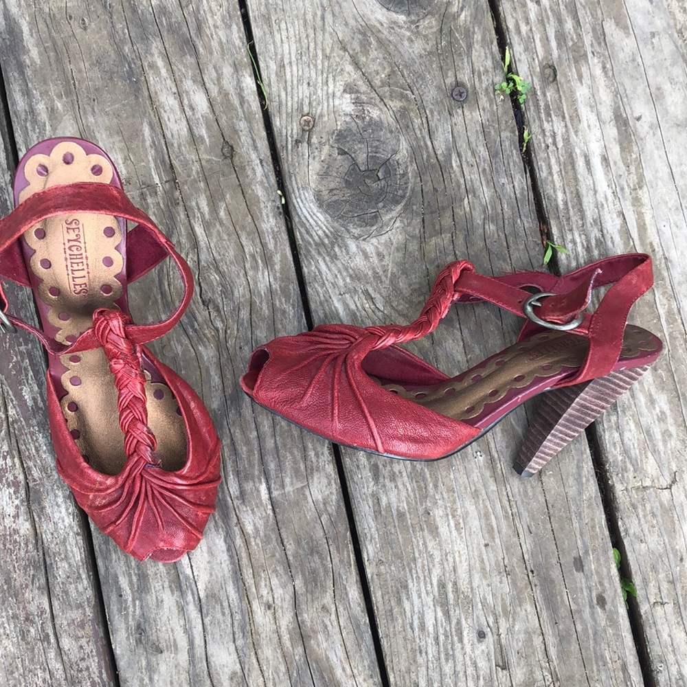 S E Y C H E L L E S * vintage inspired heels